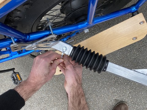Accroche remorque vélo